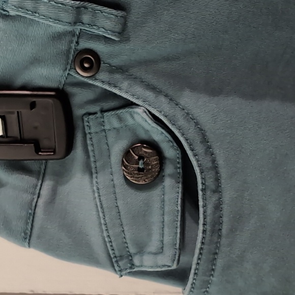 Hearts of Palm Petite Blue Capris - Picture 6 of 7